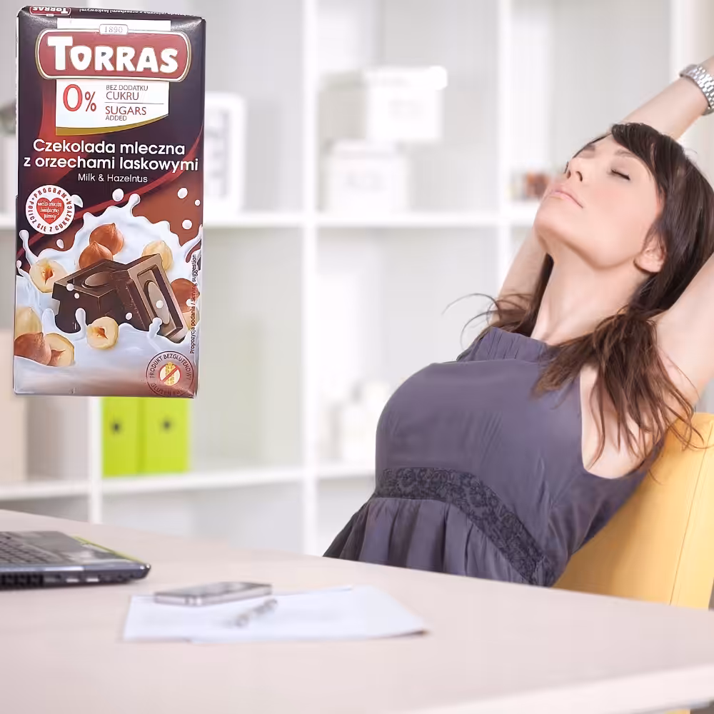 Czekolada mleczna Torras z orzechami laskowymi 75g Bez oleju palmowego - obrazek 2