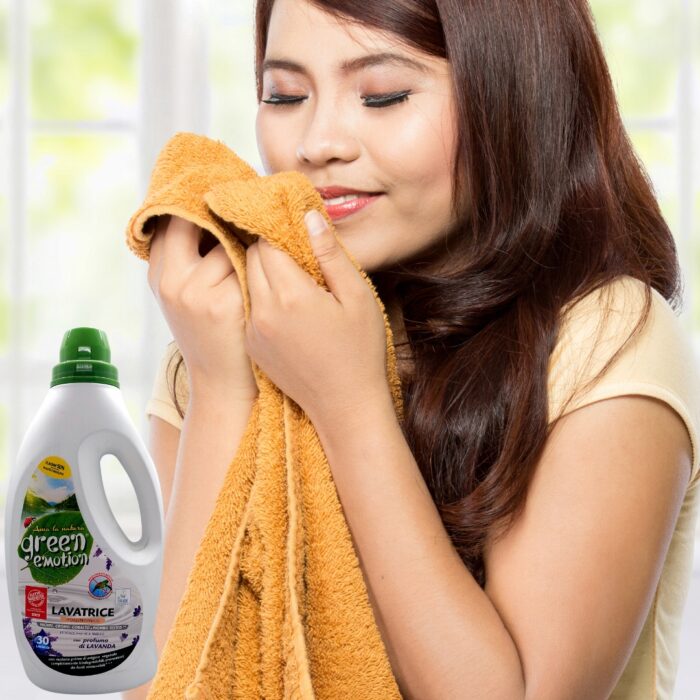 Hipoalergiczny płyn do prania tkanin Ecolabel LAWENDA Green Emotion 1500ml - obrazek 4